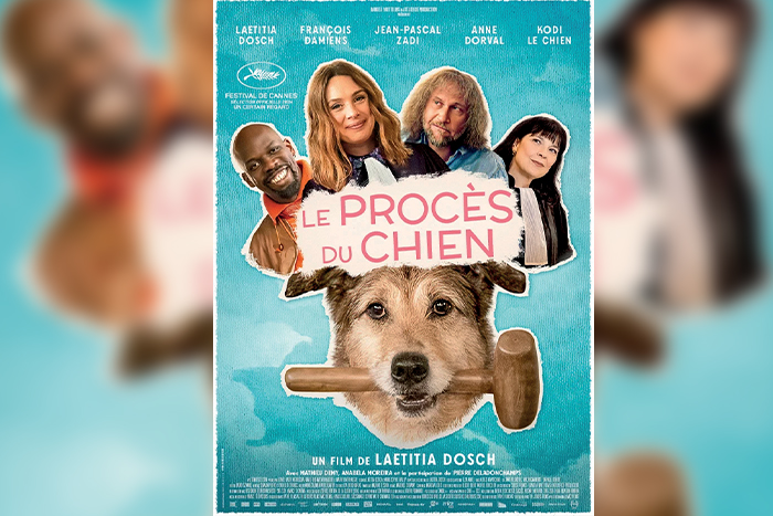 Affiche du film "Le Procès du chien". Un chien avec un marteau dans la bouche et le visage des quatre acteurs principaux du film derrière lui.