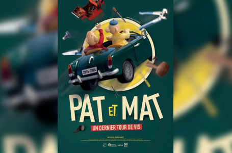 Affiche du film "Pat et Mat". Deux personnages animés dans une voiture verte entourés d'outils.