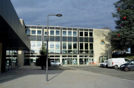 Vue extérieure de la Mairie de La Celle Saint-Cloud