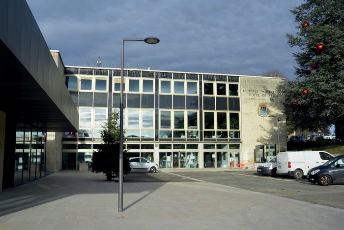 Vue extérieure de la Mairie de La Celle Saint-Cloud